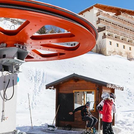 Langley Hotel Le Petit Prince Alpe d'Huez Екстер'єр фото